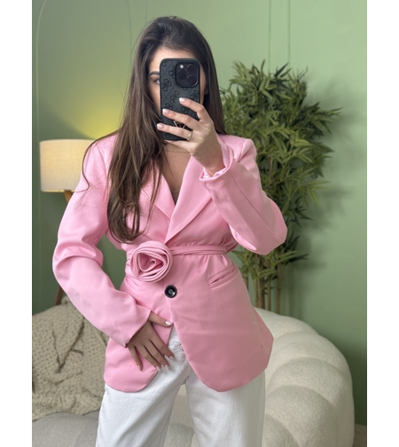 Елегантно розово дамско сако с декоративен колан