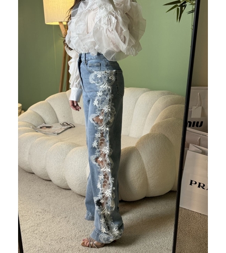 Дамски дънки с дантелена апликация и висока талия