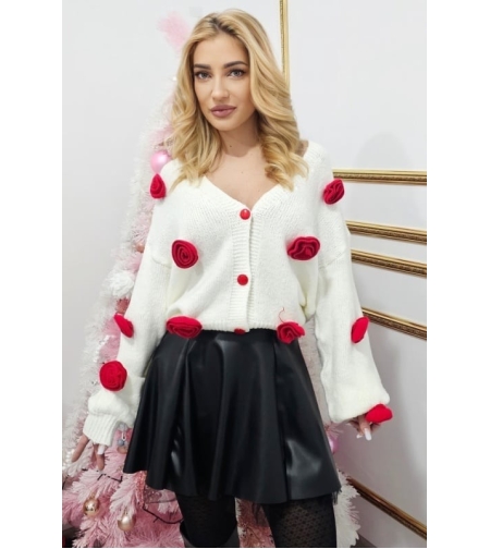 Жилетка с 3D цветя и ефектни копчета  в бяло