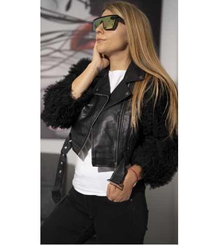 Дамско късо яке с кожени детайли и пухени ръкави