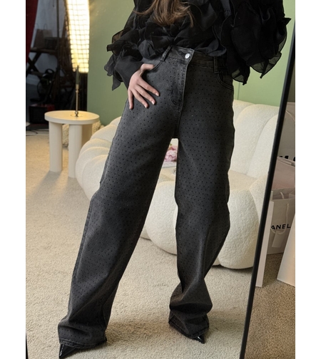 Дамски черни дънки с декоративни камъчета