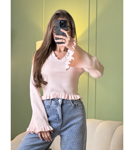 Дамска рипсена розова  блуза с V-образно деколте и волани