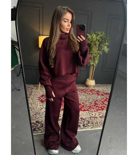 Комплект с кроп пуловер и панталон с права кройка-бордо