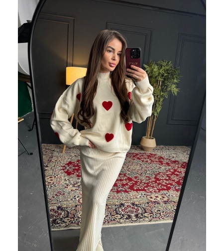 Комплект рокля и пуловер със сърца-бяло
