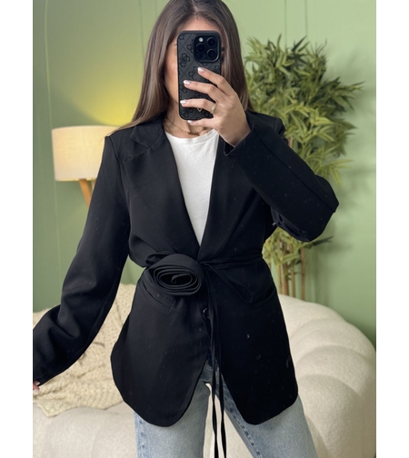 Елегантно черно дамско сако с декоративен колан