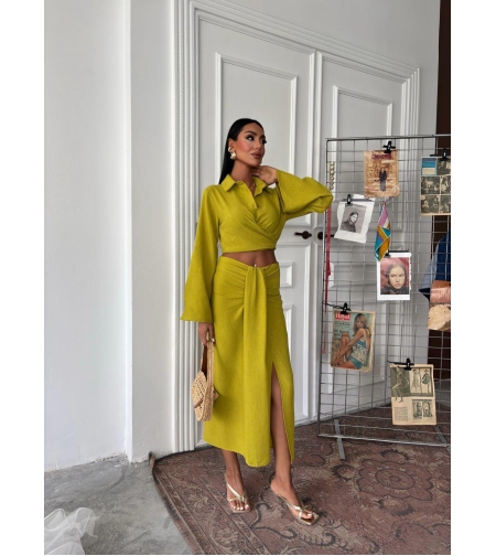 Елегантен дамски сет от риза и пола с висока талия