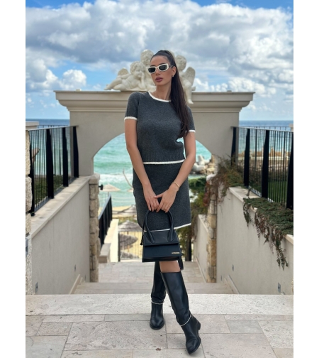 Комплект с пола и блуза с контрастен кант в сиво