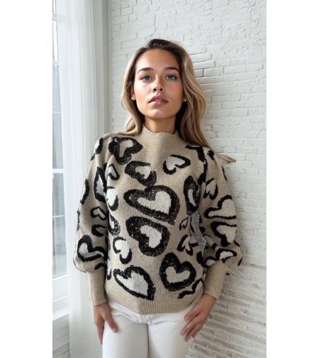 Дамски пуловер с пайети и сърца-бежово