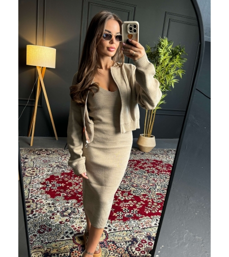 Дамски  бежов комплект – рокля и къса жилетка