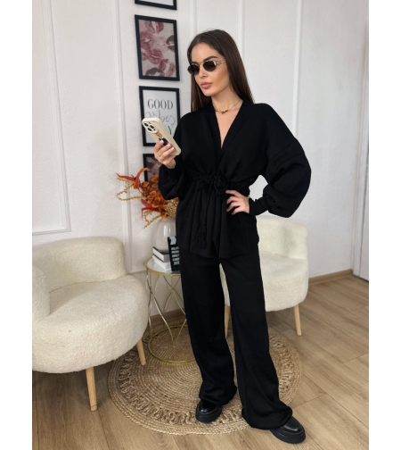 Дамски черен комплект – жилетка и панталон
