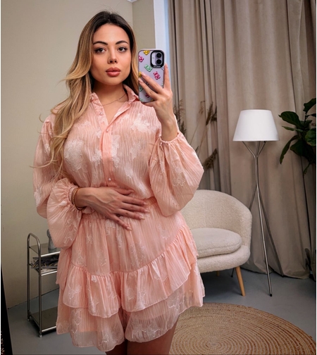 Дамски комплект блуза и пола/панталон с волани- розово