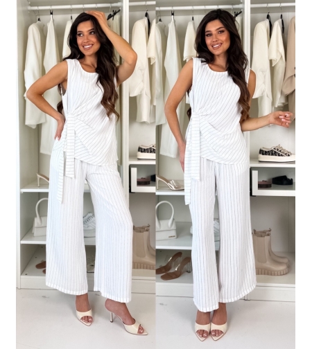 Елегантен бял комплект с райе – блуза с връзка и широк панталон