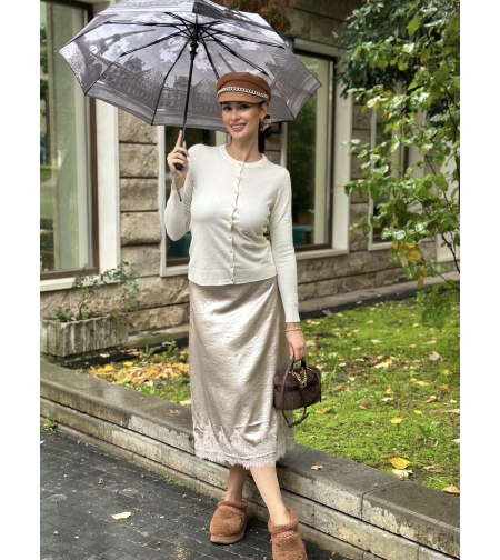 Сатенена бежова пола с дантелен завършек