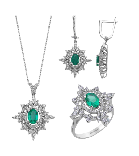 4.29 ct Emeralds and diamonds set