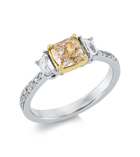 1.52 ct Ring with yellow fancy diamond