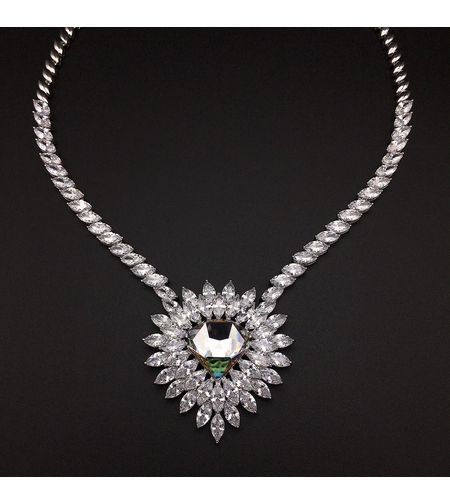 Колие бяло позлатяване 18К с кристали Swarovski | Колекция Luxury Secret | Бижута Invoke.bg