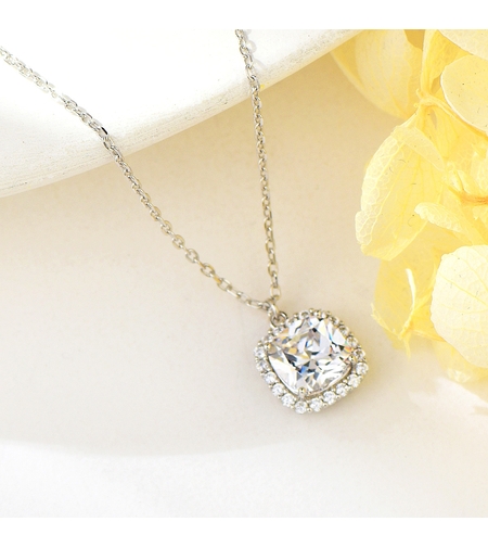 Сребърно колие с кристал | колекция Delicate Silver | Бижута Invoke.bg