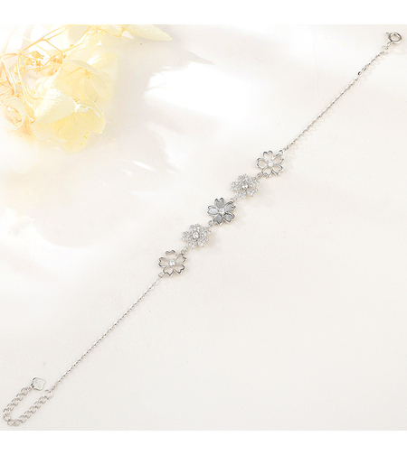 Сребърна гривна Цветя със седеф | колекция Delicate Silver | Бижута Invoke.bg