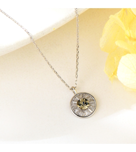 Сребърно колие с кристали | колекция Delicate Silver | Бижута Invoke.bg