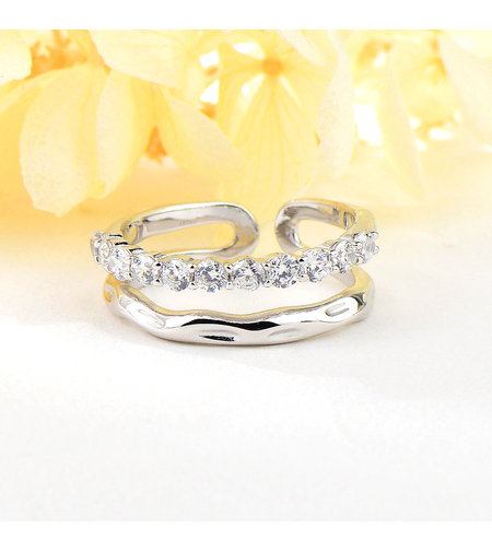 Сребърен пръстен с кристали | колекция Delicate Silver | Бижута Invoke.bg