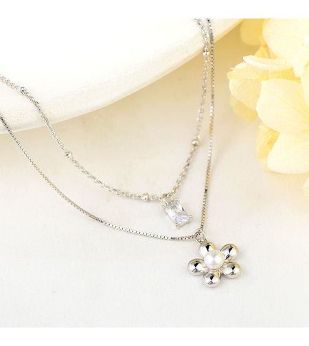 Сребърно колие цвете | колекция Delicate Silver | Бижута Invoke.bg