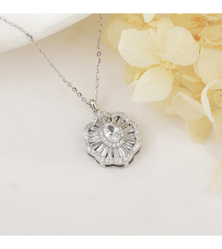 Нежно сребърно колие слънце | колекция Delicate Silver | Бижута Invoke.bg