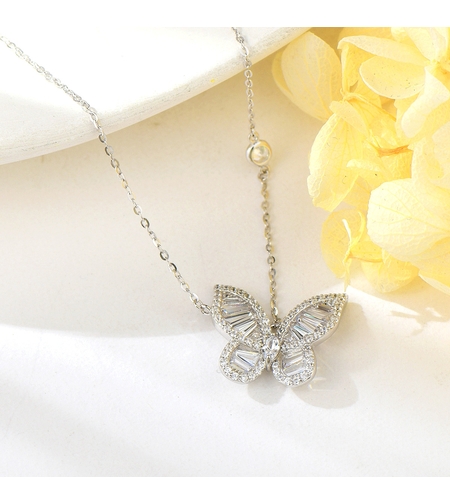 Сребърно колие Пеперуда с кристали | колекция Delicate Silver | Бижута Invoke.bg