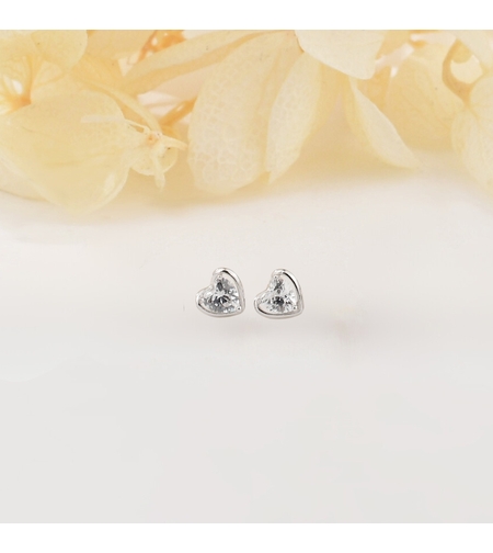 Сребърни обеци по ухото сърца средни | колекция Delicate Silver | Бижута Invoke.bg