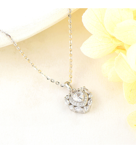 Сребърно колие с кристали | колекция Delicate Silver | Бижута Invoke.bg