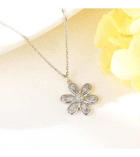 Сребърно колие Кристално цвете | колекция Delicate Silver | Бижута Invoke