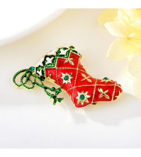 Брошка жълто позлатяване 'Коледно ботушче' | Бижута Invoke.bg