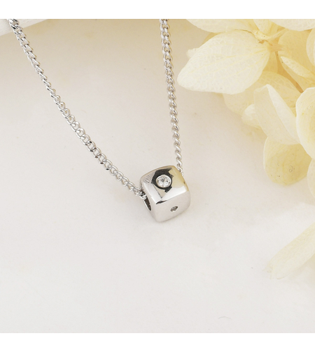 Нежно сребърно колие куб | колекция Delicate Silver | Бижута Invoke.bg