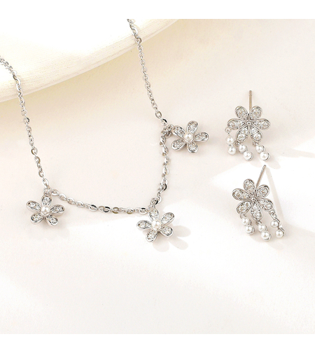 Сребърен комплект Цветя с родий | колекция Delicate Silver | Бижута Invoke.bg