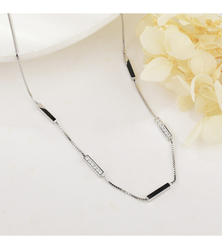 Нежно сребърно колие | колекция Delicate Silver | Бижута Invoke.bg