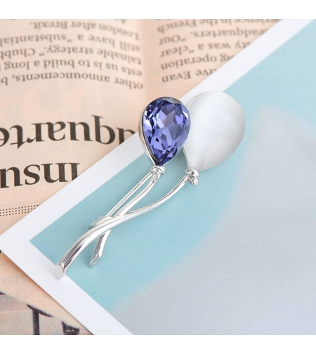 Брошка бяло позлатяване с котешко око и кристали Swarovski | Бижута Invoke.bg