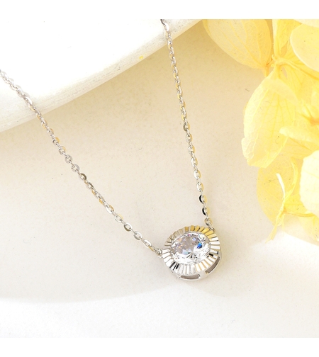 Сребърно колие с кръгъл кристал | колекция Delicate Silver | Бижута Invoke.bg