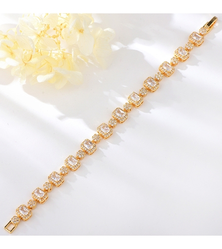 Гривна розово позлатяване сияйни кристали | Колекция Luxury Secret | Бижута Invoke.bg