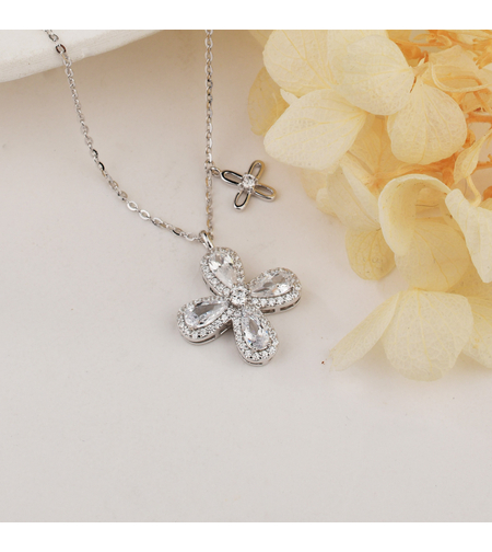 Нежно сребърно колие цвете | колекция Delicate Silver | Бижута Invoke.bg