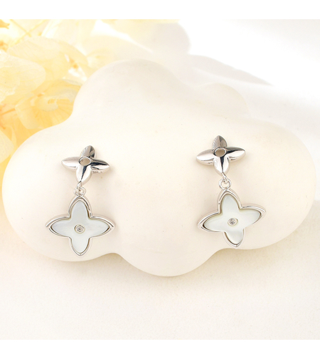 Сребърни обеци Цветя | колекция Delicate Silver | Бижута Invoke.bg
