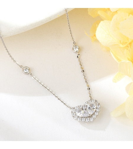 Сребърно колие Сърце с кристали 2700000043875 | колекция Delicate Silver | Бижута Invoke.bg