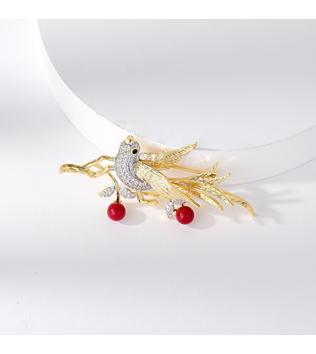 Брошка жълто позлaтяване 'Птичка' кристали Swarovski | Бижута Invoke.bg
