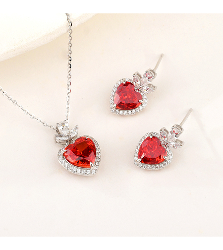 SCARLET HEARTS CRUSHED ICE SET