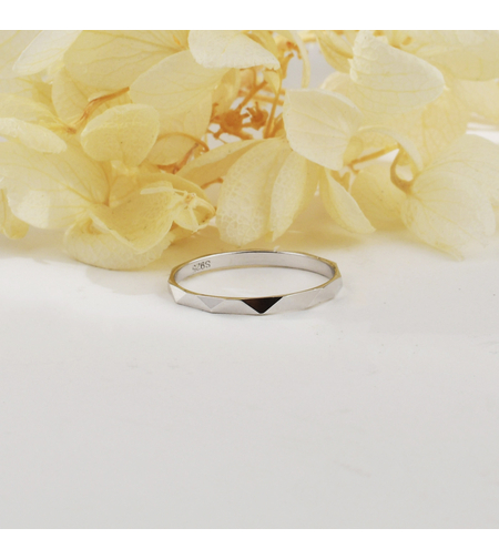 Сребърен пръстен нежна халка | колекция Delicate Silver | Бижута Invoke.bg