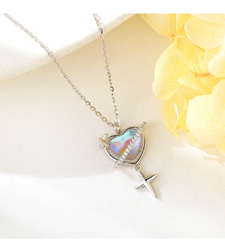 Сребърно колие Хамелеоново сърце | колекция Delicate Silver | Бижута Invoke