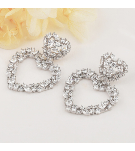 Ежедневни сребърни обеци сърца | колекция Delicate Silver | Бижута Invoke.bg