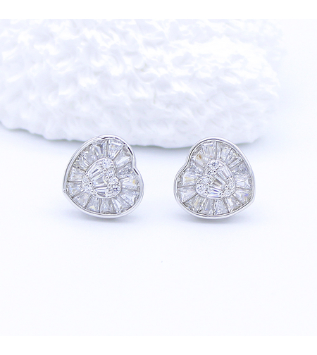 Сребърни обеци по ухото сърца | Колекция Silver Premium | Бижута Invoke.bg