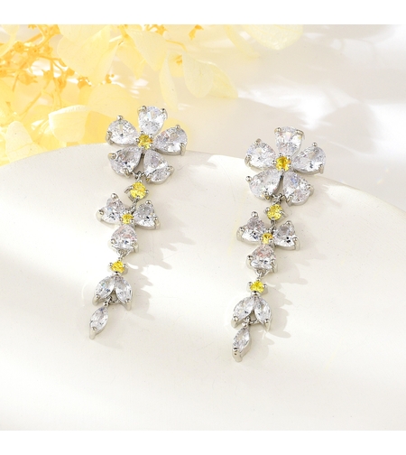 Обеци бяло позлатяване 'Цветя' | Колекция Luxury Secret | Бижута Invoke.bg