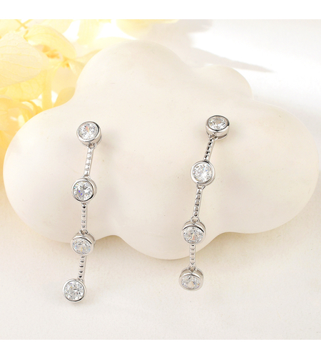 Дългис сребърни обеци с родий | колекция Delicate Silver | Бижута Invoke.bg