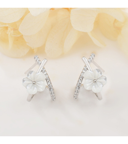 Ежедневни сребърни обеци цветя | колекция Delicate Silver | Бижута Invoke.bg