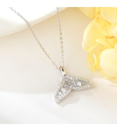 Сребърно колие Опашка с кристали | колекция Delicate Silver | Бижута Invoke.bg